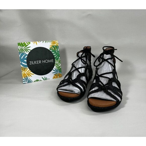 Gentle Souls Women's Break My Heart Lace Up Gladiator Flat Sandals - Black 5M - Picture 1 of 13